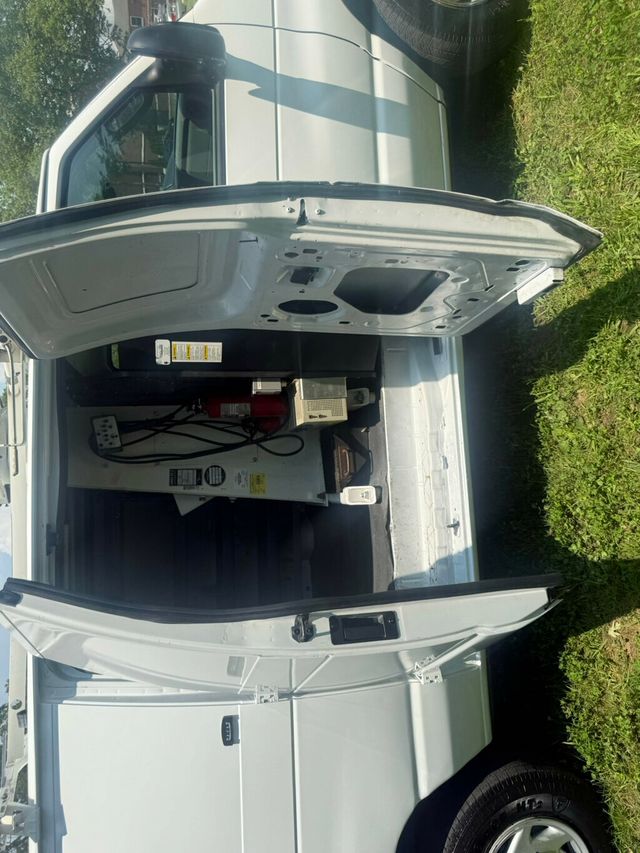 2011 Ford E-350 36 FOOT BUCKET BOOM VAN READY TO WORK FULLY SERVICED - 22842983 - 12