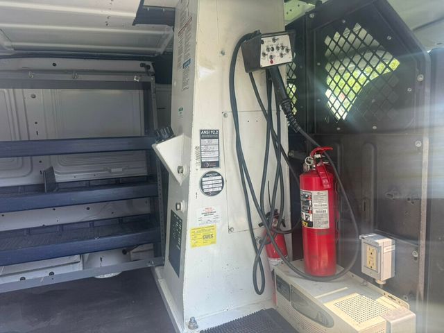 2011 Ford E-350 36 FOOT BUCKET BOOM VAN READY TO WORK FULLY SERVICED - 22842983 - 18