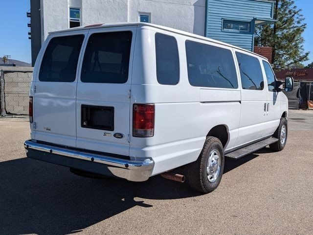 2011 Ford E-350SD XLT - 22035147 - 50