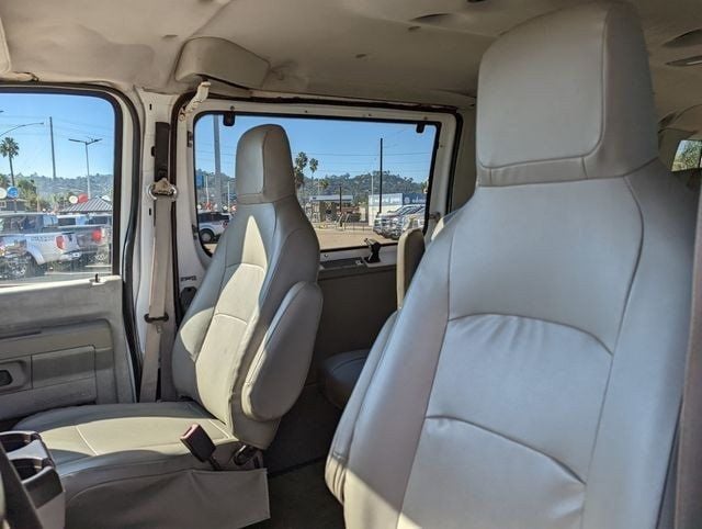 2011 Ford E-350SD XLT - 22035147 - 56