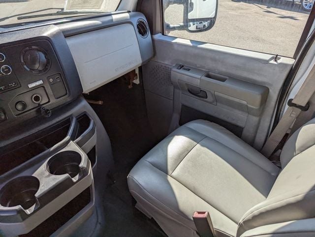 2011 Ford E-350SD XLT - 22035147 - 58