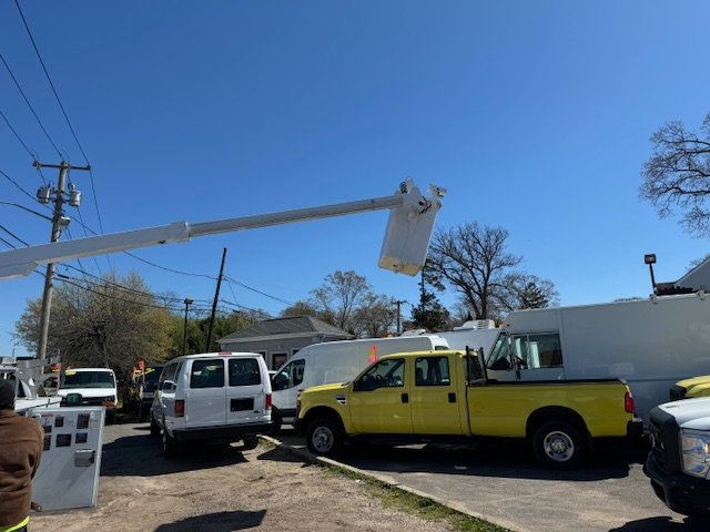 2011 Ford F350 SD ALTEC 35 FT BUCKET BOOM TRUCK SEVERAL IN STOCK TO CHOOSE FROM - 22363812 - 25