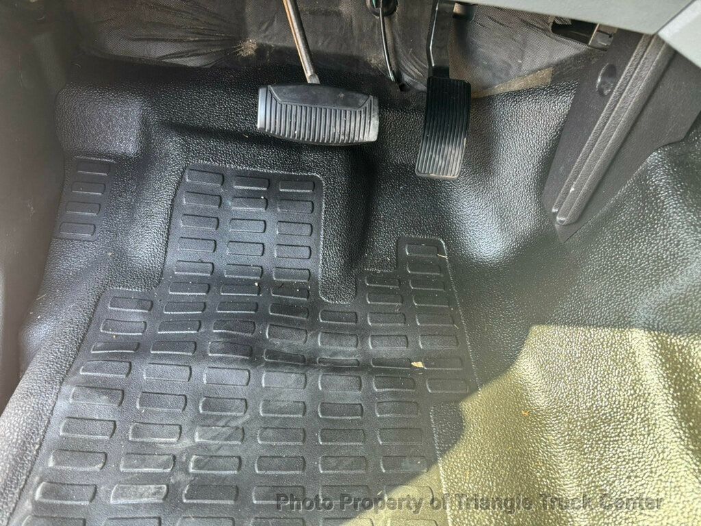 2011 Ford F450HD CREW CAB UTILITY JUST 19k MILES! POWER EQUIPMENT PACKAGE!  CRUISE CONTROL! - 22971158 - 29