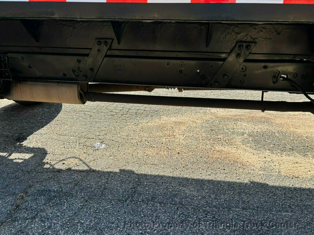 2011 Ford F550 LONG 16+ FOOT WITH LIFT GATE JUST 28K MILES! ONE OWNER! HEAVY SPEC 19,500 GVW! LIMITED SLIP AXLE! - 22904812 - 15