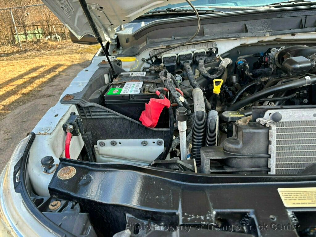 2011 Ford F550 LONG 16+ FOOT WITH LIFT GATE JUST 28K MILES! ONE OWNER! HEAVY SPEC 19,500 GVW! LIMITED SLIP AXLE! - 22904812 - 31