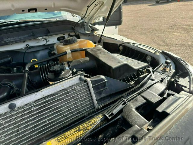 2011 Ford F550 LONG 16+ FOOT WITH LIFT GATE JUST 28K MILES! ONE OWNER! HEAVY SPEC 19,500 GVW! LIMITED SLIP AXLE! - 22904812 - 32