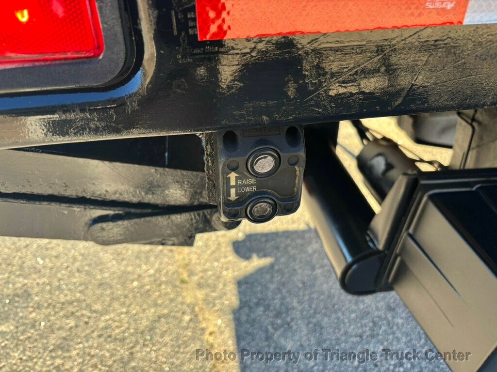 2011 Ford F550 LONG 16+ FOOT WITH LIFT GATE JUST 35K MILES! ONE OWNER! HEAVY SPEC 19,500 GVW! LIMITED SLIP AXLE! - 22947386 - 12