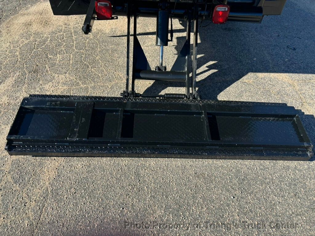 2011 Ford F550 LONG 16+ FOOT WITH LIFT GATE JUST 35K MILES! ONE OWNER! HEAVY SPEC 19,500 GVW! LIMITED SLIP AXLE! - 22947386 - 14