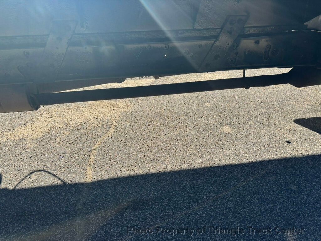 2011 Ford F550 LONG 16+ FOOT WITH LIFT GATE JUST 35K MILES! ONE OWNER! HEAVY SPEC 19,500 GVW! LIMITED SLIP AXLE! - 22947386 - 20