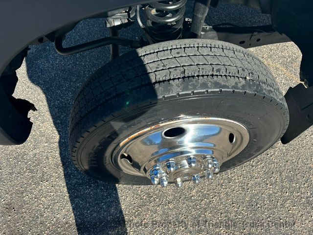 2011 Ford F550 LONG 16+ FOOT WITH LIFT GATE JUST 35K MILES! ONE OWNER! HEAVY SPEC 19,500 GVW! LIMITED SLIP AXLE! - 22947386 - 22