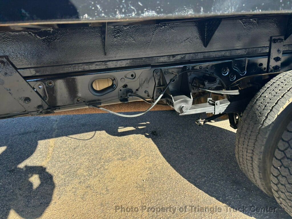 2011 Ford F550 LONG 16+ FOOT WITH LIFT GATE JUST 35K MILES! ONE OWNER! HEAVY SPEC 19,500 GVW! LIMITED SLIP AXLE! - 22947386 - 25