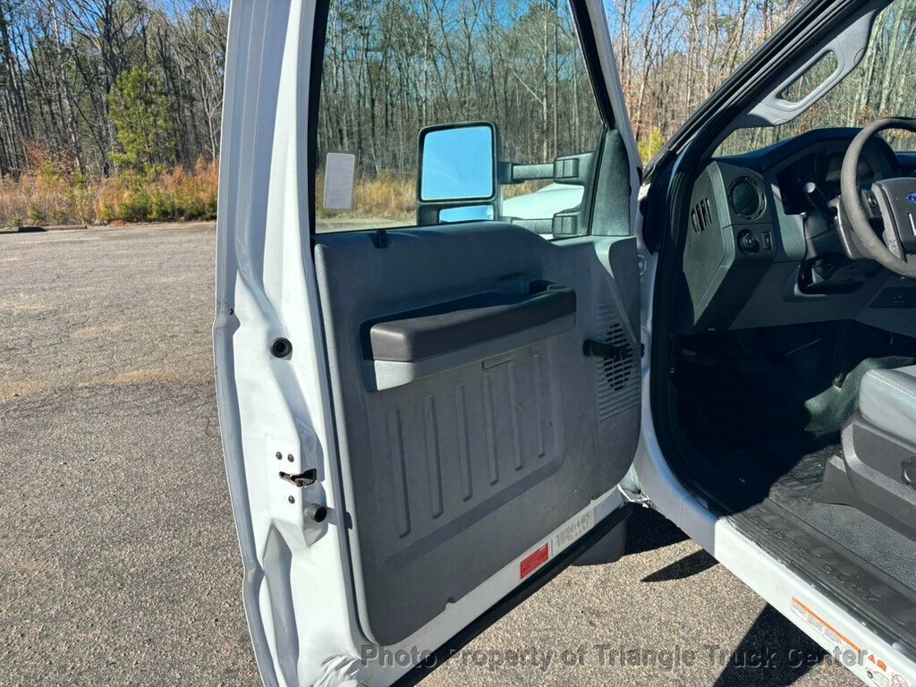 2011 Ford F550 LONG 16+ FOOT WITH LIFT GATE JUST 35K MILES! ONE OWNER! HEAVY SPEC 19,500 GVW! LIMITED SLIP AXLE! - 22947386 - 28
