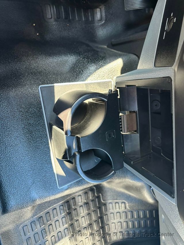 2011 Ford F550 LONG 16+ FOOT WITH LIFT GATE JUST 35K MILES! ONE OWNER! HEAVY SPEC 19,500 GVW! LIMITED SLIP AXLE! - 22947386 - 54