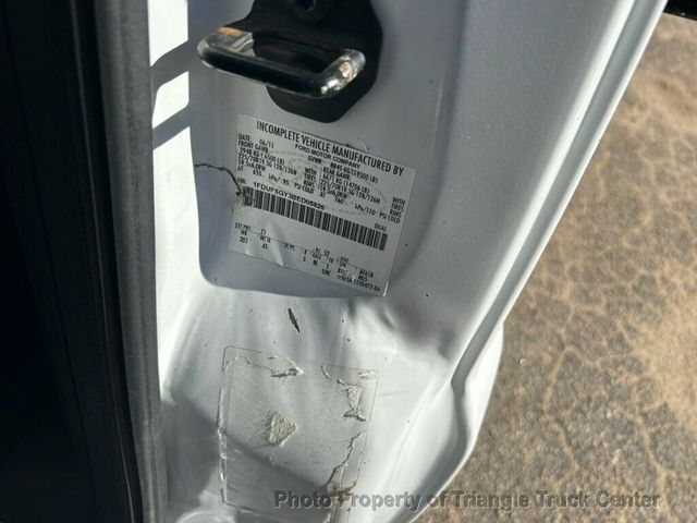 2011 Ford F550 LONG 16+ FOOT WITH LIFT GATE JUST 35K MILES! ONE OWNER! HEAVY SPEC 19,500 GVW! LIMITED SLIP AXLE! - 22947386 - 56