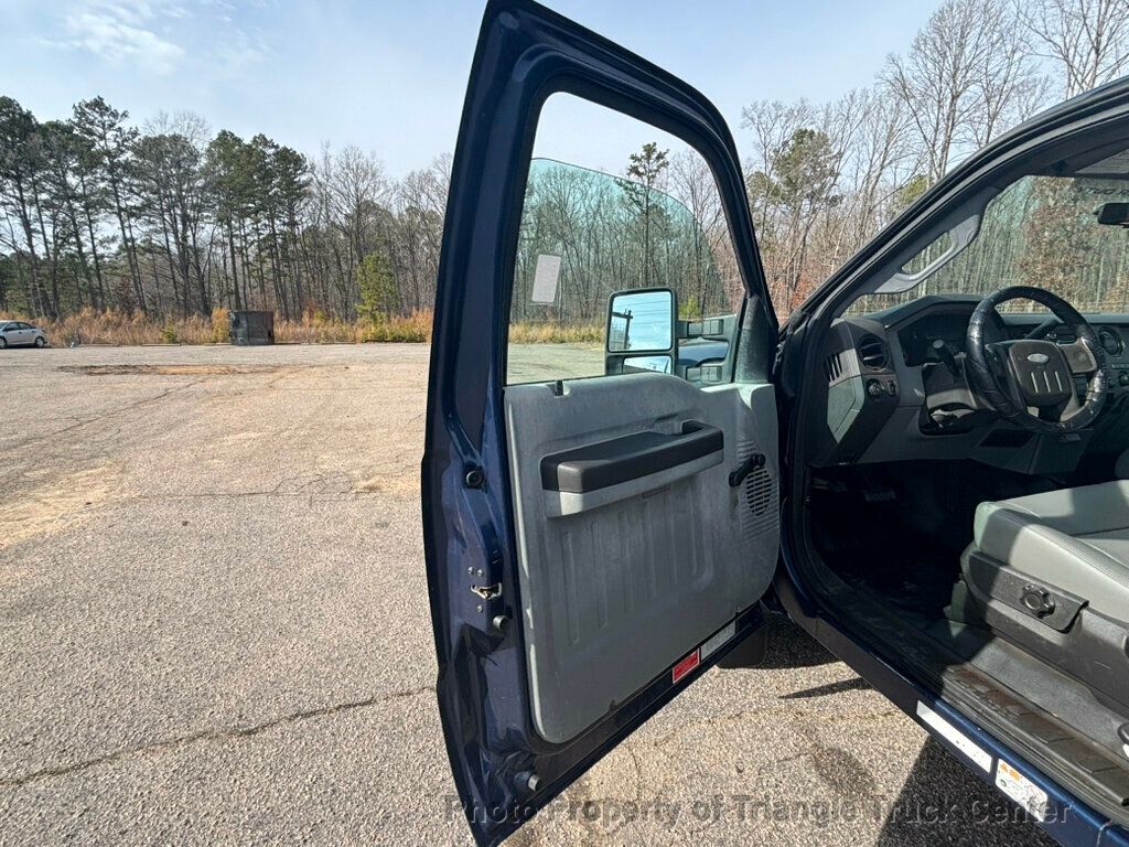 2011 Ford F550HD HEAVY SPEC CREW CAB JUST 52k MILES! 12+ FOOT DECK WITH LIFT GATE! FINANCE OR LEASE! - 22973910 - 25