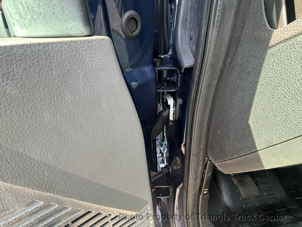 2011 Ford F550HD HEAVY SPEC CREW CAB JUST 52k MILES! 12+ FOOT DECK WITH LIFT GATE! FINANCE OR LEASE! - 22973910 - 26