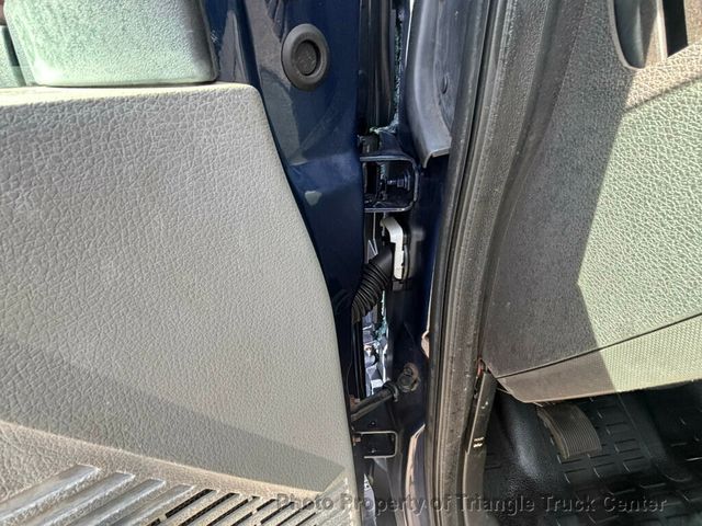 2011 Ford F550HD HEAVY SPEC CREW CAB JUST 52k MILES! 12+ FOOT DECK WITH LIFT GATE! FINANCE OR LEASE! - 22973910 - 26