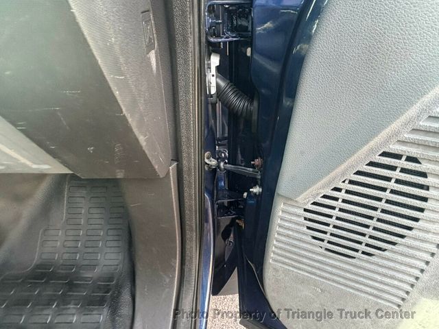 2011 Ford F550HD HEAVY SPEC CREW CAB JUST 52k MILES! 12+ FOOT DECK WITH LIFT GATE! FINANCE OR LEASE! - 22973910 - 37