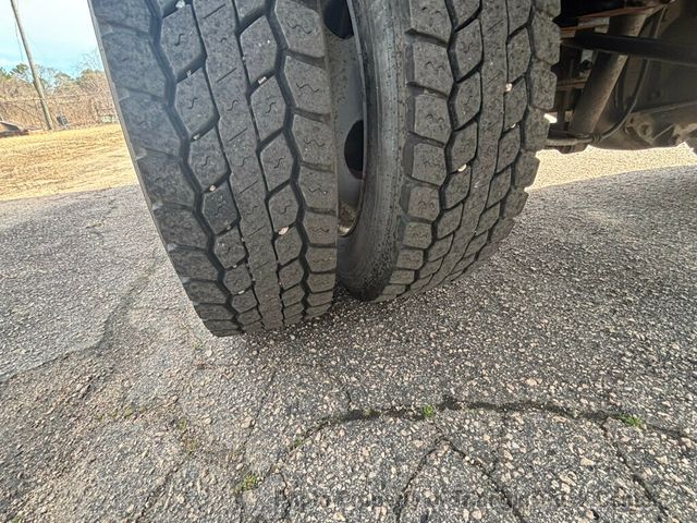 2011 Ford F550HD HEAVY SPEC CREW CAB JUST 52k MILES! 12+ FOOT DECK WITH LIFT GATE! FINANCE OR LEASE! - 22973910 - 49