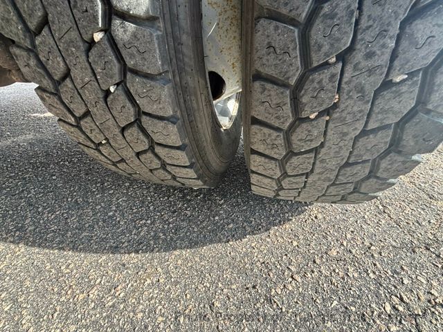 2011 Ford F550HD HEAVY SPEC CREW CAB JUST 52k MILES! 12+ FOOT DECK WITH LIFT GATE! FINANCE OR LEASE! - 22973910 - 52