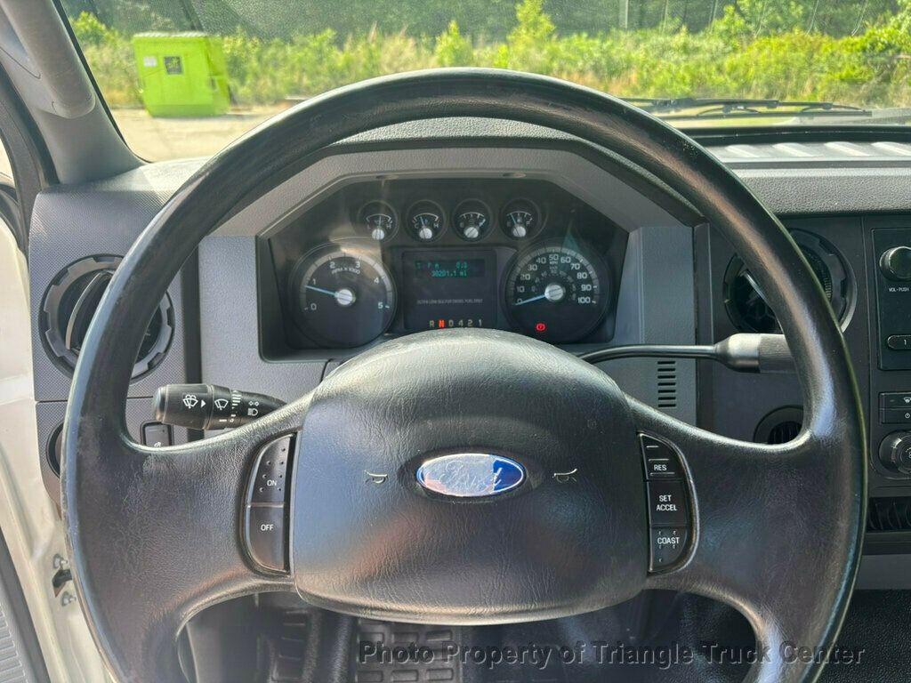 2011 Ford F650/F750 JUST 30k MILES! NON CDL UNDER 26k GVW 6.7 CUMMINS! SUPER CLEAN UNIT! LIFT GATE! - 23023106 - 18