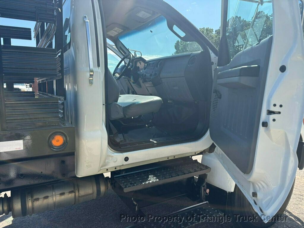 2011 Ford F650/F750 JUST 30k MILES! NON CDL UNDER 26k GVW 6.7 CUMMINS! SUPER CLEAN UNIT! LIFT GATE! - 23023106 - 26