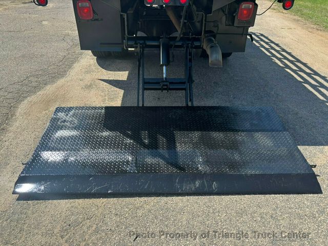 2011 Ford F650/F750 JUST 30k MILES! NON CDL UNDER 26k GVW 6.7 CUMMINS! SUPER CLEAN UNIT! LIFT GATE! - 23023106 - 2
