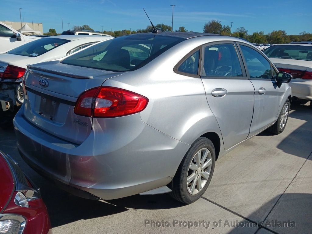 2011 Ford Fiesta SE - 22676602 - 1