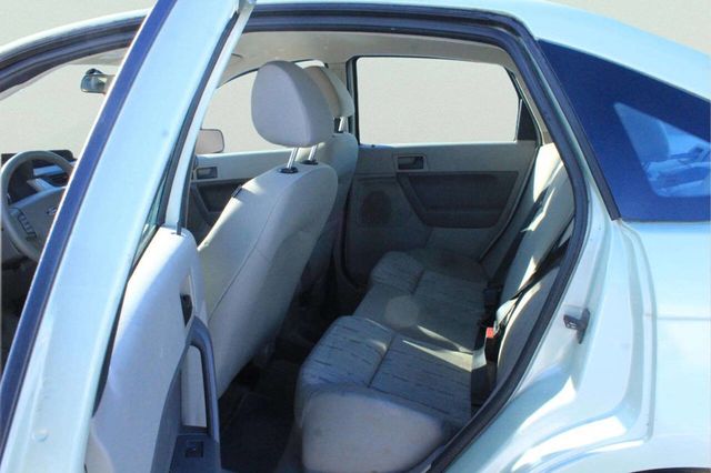 2011 Ford Focus 4dr Sedan SE - 22956979 - 7