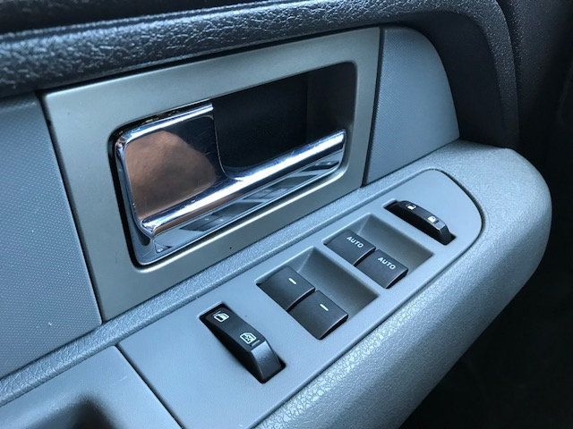 2011 Ford F-150 2WD Reg Cab 145" XLT - 18111094 - 7