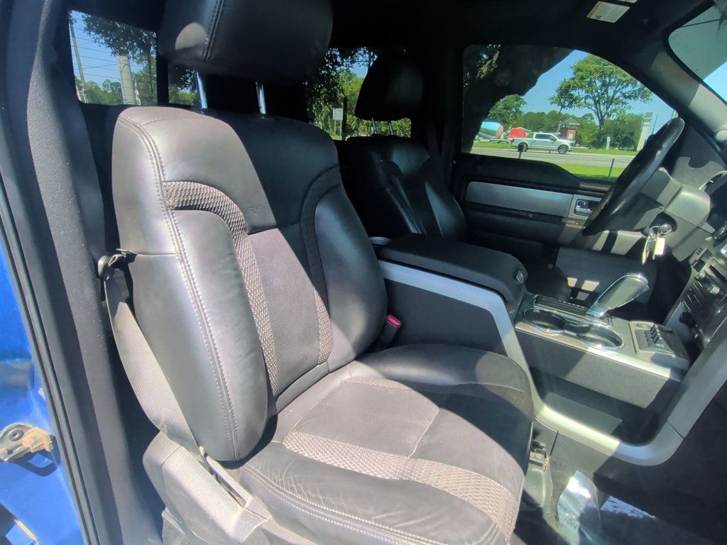 Ford F-150 4WD SuperCrew 145" SVT Raptor photo 22