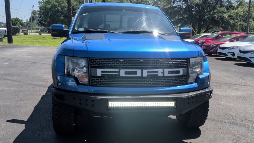 Ford F-150 4WD SuperCrew 145" SVT Raptor photo 3