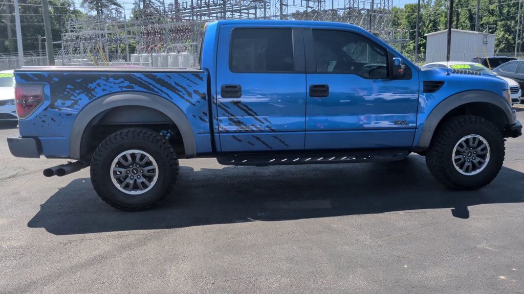 Ford F-150 4WD SuperCrew 145" SVT Raptor photo 9