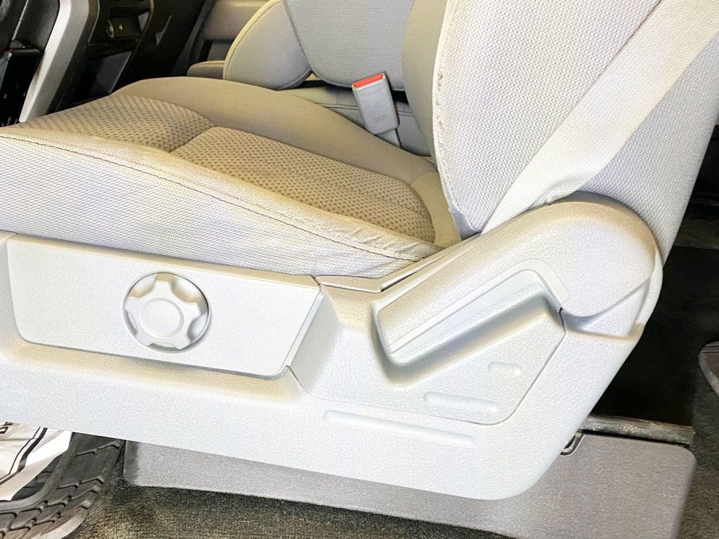 2011 Ford F-150 4WD SuperCrew 145" XLT - 22938175 - 22