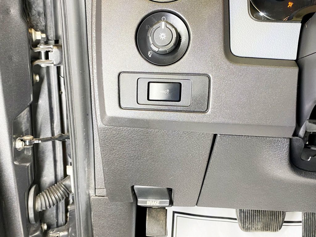 2011 Ford F-150 4WD SuperCrew 145" XLT - 22938175 - 24