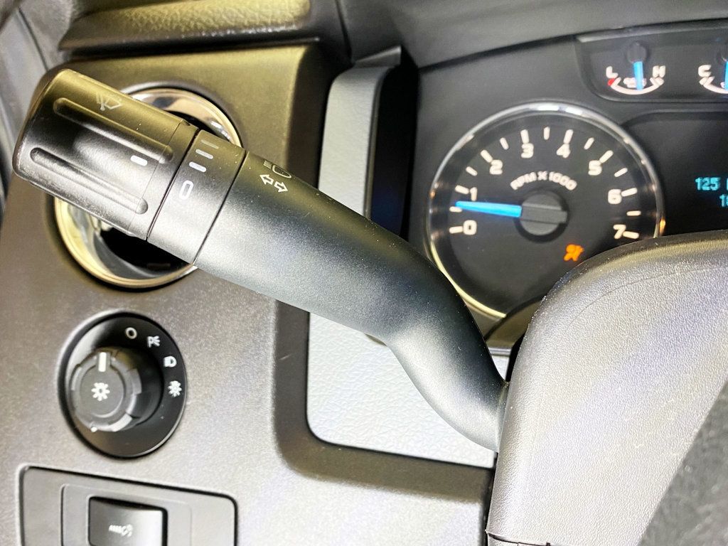 2011 Ford F-150 4WD SuperCrew 145" XLT - 22938175 - 28