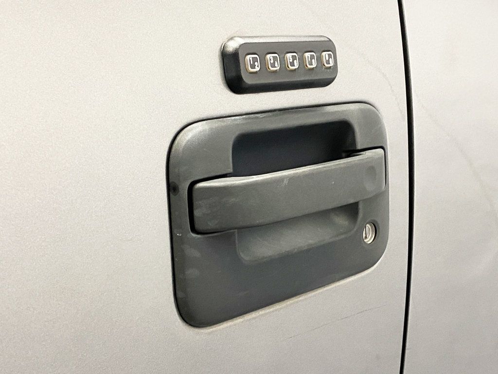 2011 Ford F-150 4WD SuperCrew 145" XLT - 22938175 - 3