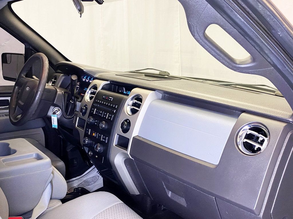 2011 Ford F-150 4WD SuperCrew 145" XLT - 22938175 - 40