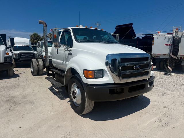 2011 Ford F-750 Cab and Chassis  - 22970866 - 3