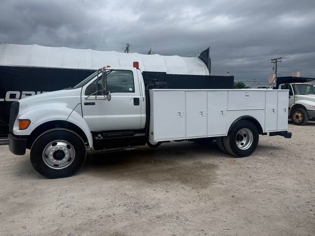 2011 Ford F-750 Utility Service Truck UNDER CDL  - 23017602 - 1