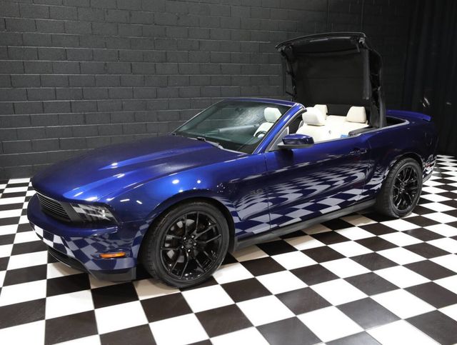 2011 Ford Mustang 2dr Convertible GT - 22997912 - 9