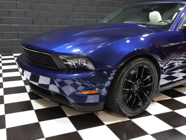 2011 Ford Mustang 2dr Convertible GT - 22997912 - 12