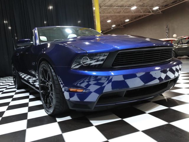 2011 Ford Mustang 2dr Convertible GT - 22997912 - 18
