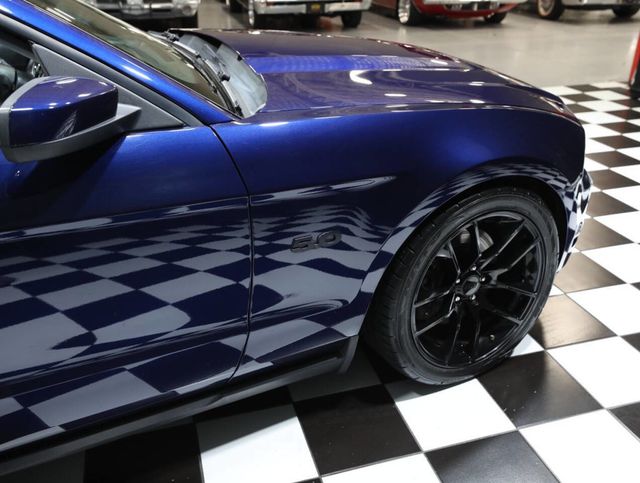 2011 Ford Mustang 2dr Convertible GT - 22997912 - 19