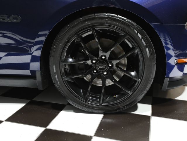 2011 Ford Mustang 2dr Convertible GT - 22997912 - 33