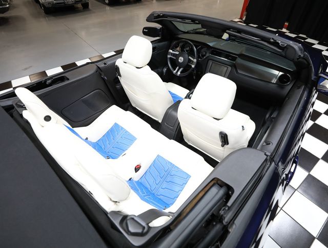 2011 Ford Mustang 2dr Convertible GT - 22997912 - 35