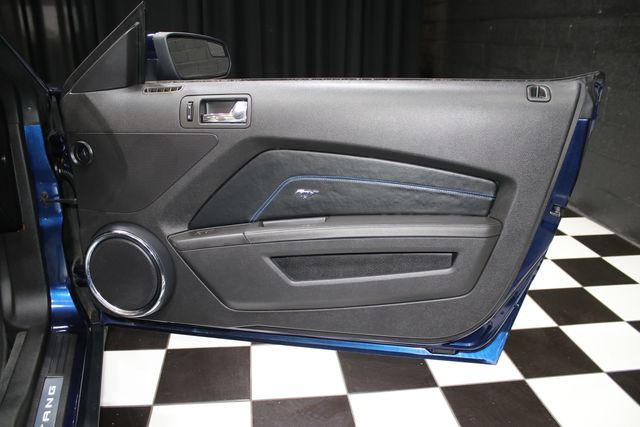 2011 Ford Mustang 2dr Convertible GT - 22997912 - 37
