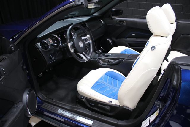 2011 Ford Mustang 2dr Convertible GT - 22997912 - 3