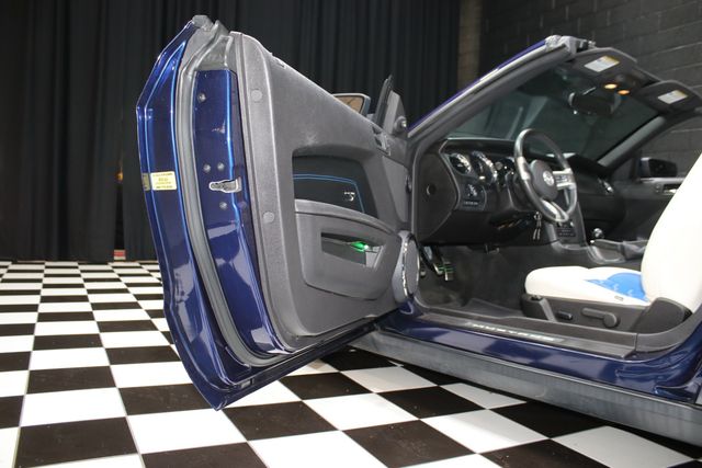 2011 Ford Mustang 2dr Convertible GT - 22997912 - 46