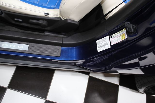 2011 Ford Mustang 2dr Convertible GT - 22997912 - 47